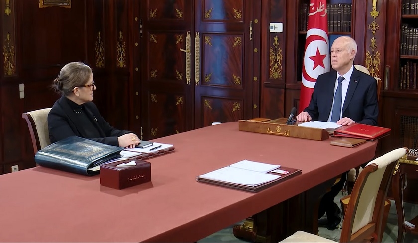 Kaïs Saïed tente une politique dont il n'a pas les moyens