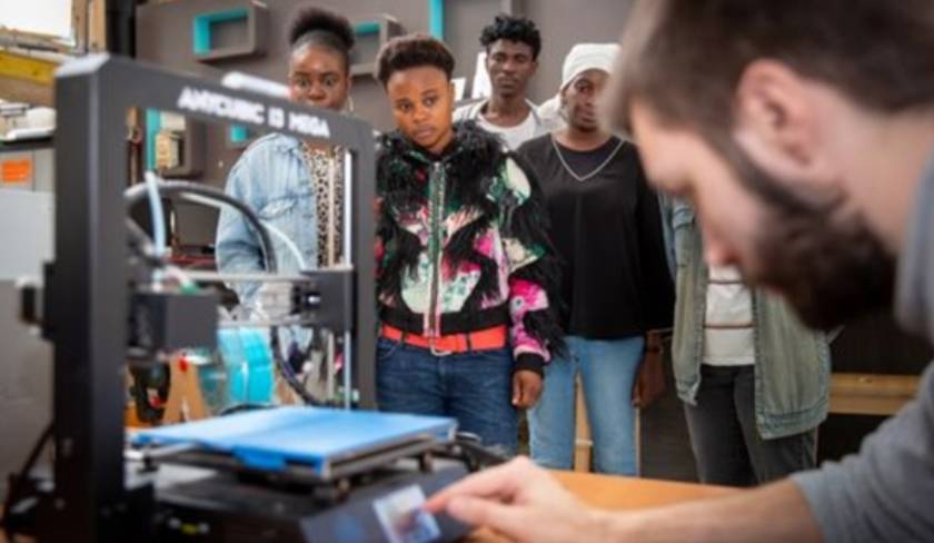 La Fondation Orange Tunisie lance son appel à projets « FabLabs Solidaires » pour l’année 2023