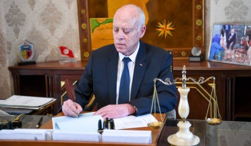 Un an après, les décrets présidentiels restent lettre morte