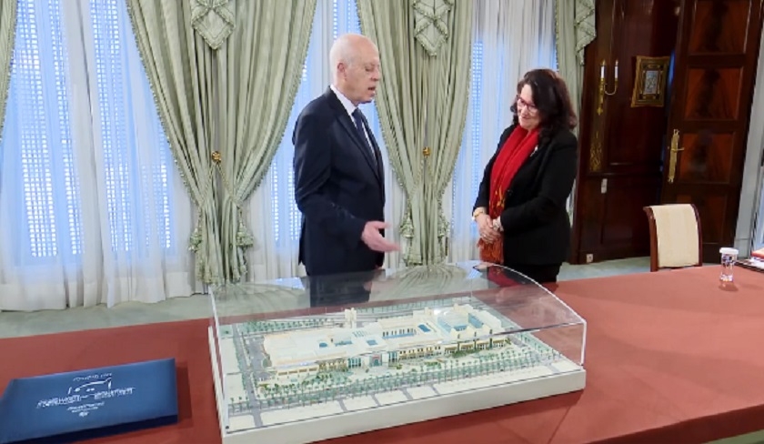 Kaïs Saïed examine l’avancement du projet du centre international des arts de la calligraphie
