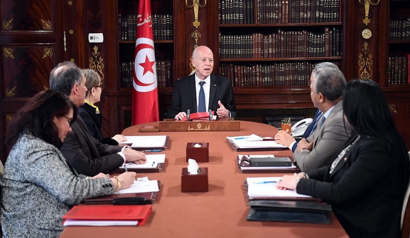 Kaïs Saïed discute de la consultation électronique sur la réforme de l’enseignement
