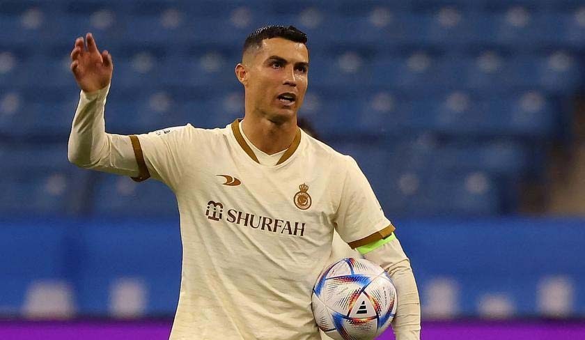 Cristiano Ronaldo fait un geste de seigneur pour sauver un enfant - Foot 01