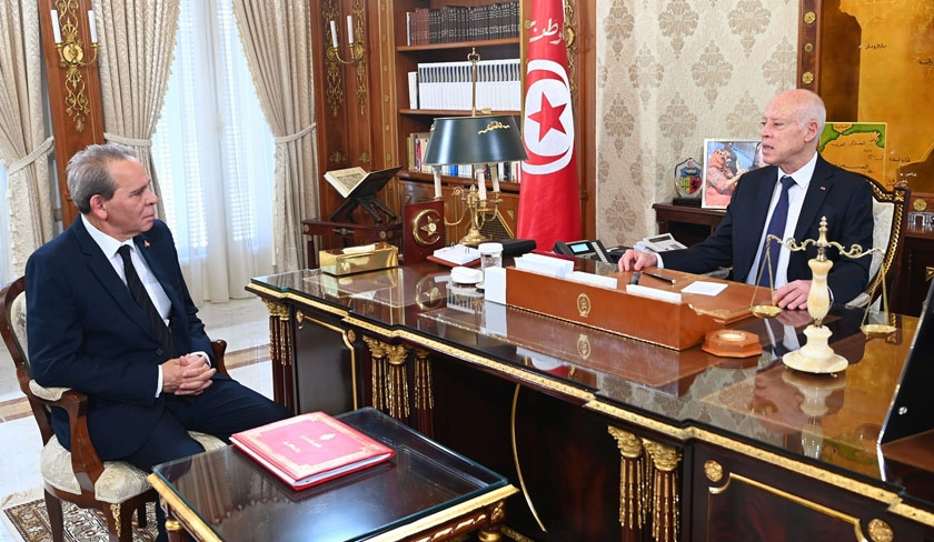 Kaïs Saïed veut assainir l’administration et cible 250.000 emplois