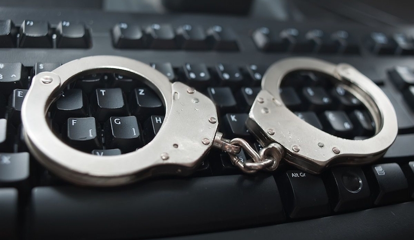 Ouverture d’une instruction contre huit pages Facebook accusées d'atteinte à l’ordre public
